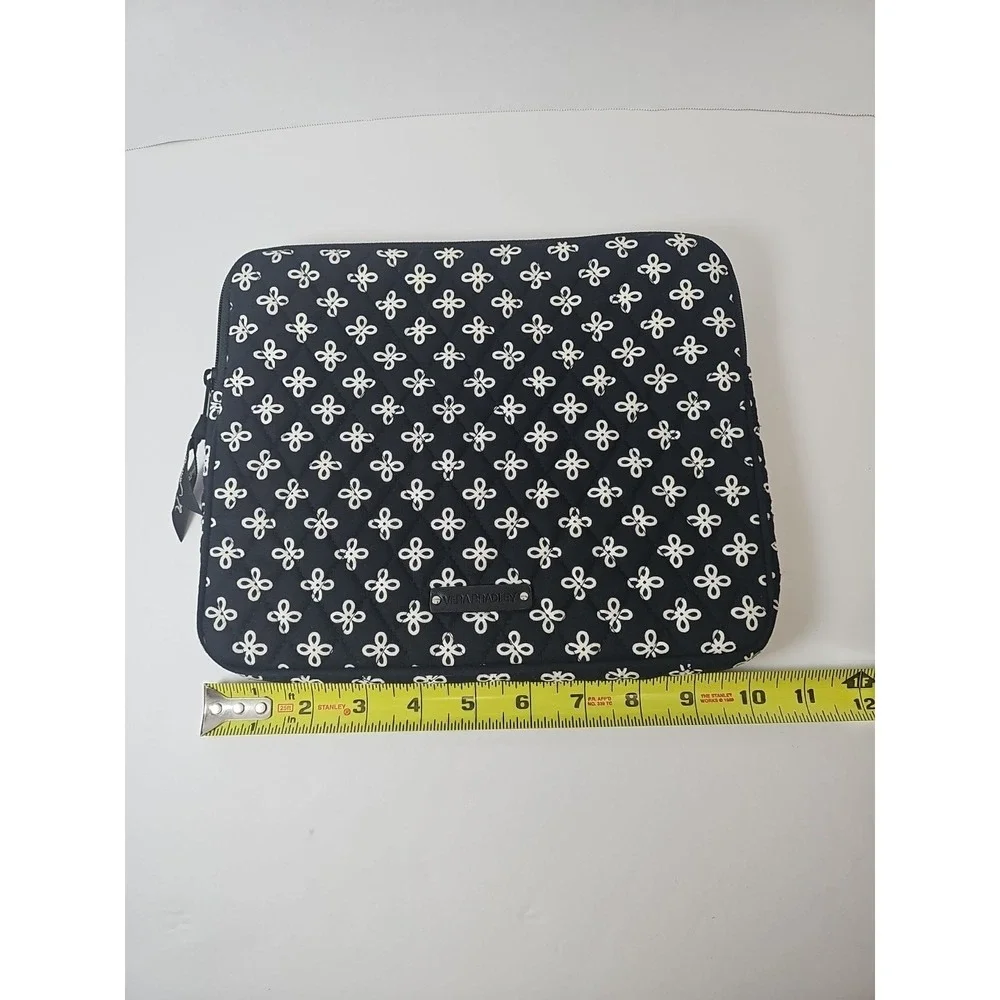 Vera Bradley‎ Padded Black White Floral Computer Laptop Sleeve Bag